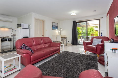 Altona Garden Retreat - Accommodation Australia 3