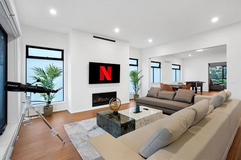 Amazing Backyard - MAX Entertain Beachside Retreat - Accommodation Australia 1