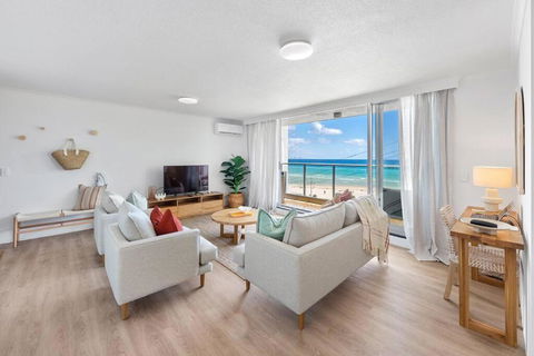 Amazing Beach View And Perfect Location Kirra - Accommodation Australia 0