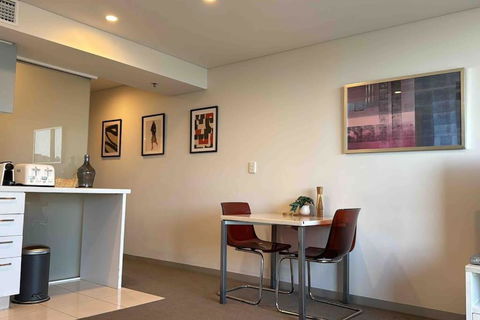 Amazing City Skyline Apartment - Pool, Gym, Sauna. - Accommodation Australia 1