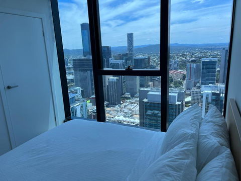 Amazing Views 60th Level Skytower 3 Bedrooms - Accommodation Australia 4