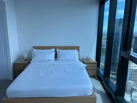 Amazing Views 60th Level Skytower 3 Bedrooms - Accommodation Australia 3