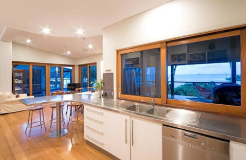 Amazing Whitsunday Views At High Tide - Local Tourism 3