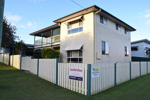 Amberlee House - Bring Your Own Linen - Accommodation Australia 0