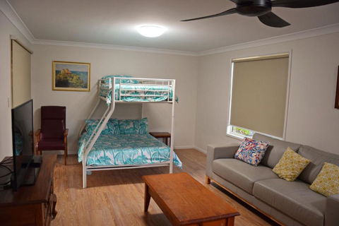 Amberlee House - Bring Your Own Linen - Accommodation Australia 3