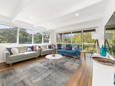 Amelia - Moments To The Bay - Accommodation Australia 4