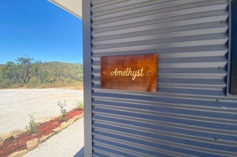 Amethyst - 1 Bed With Hot Tub - Kundalini Lodge - Accommodation Australia 4