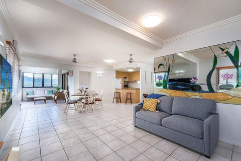 An Adorable Apartment On Abbott - Stunning Views - Accommodation Australia 0