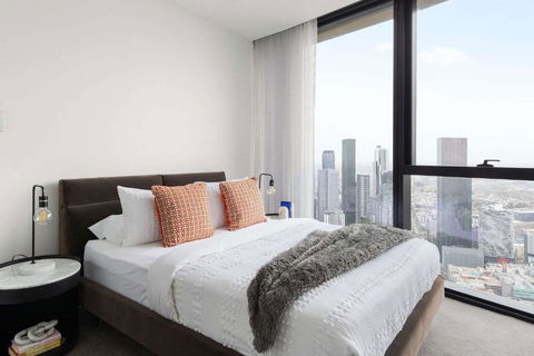 An Astonishing 3BR Apt At Sapphire By The Gardens - Accommodation Australia 1