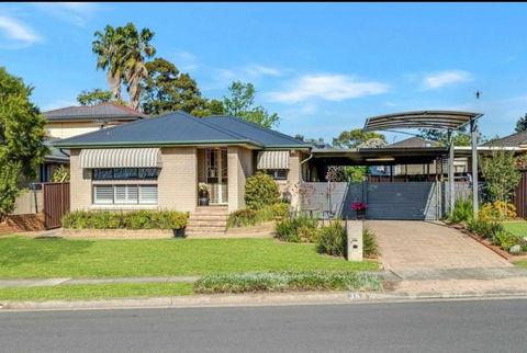 An Enchating And Enriching Home - Accommodation Australia 0