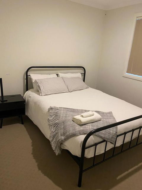 An Executive 3 Bedroom New House, All To Yourself - Accommodation Australia 2