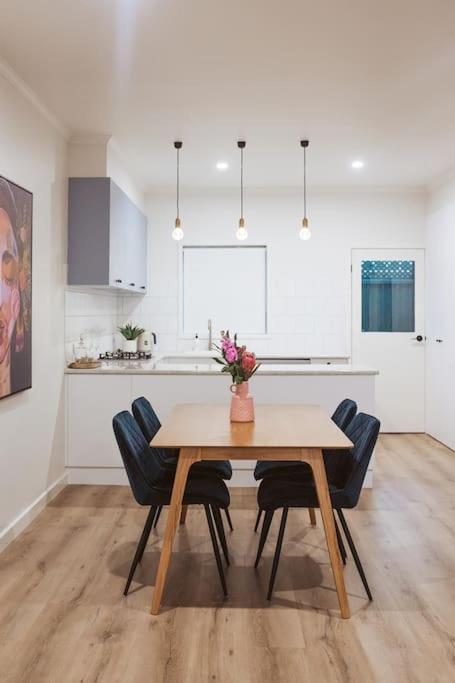 An Unexpected Delight In The Heart Of Town - Accommodation Australia 1