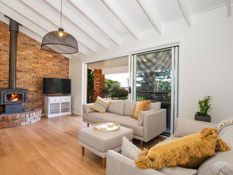 Anacapri - Pet Friendly - Opposite Beach - Fireplace - Accommodation Australia 2