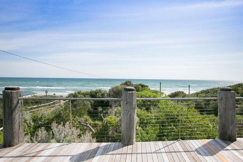 Anchor Beachfront Retreat Water Views, On The Beach - Accommodation Australia 0