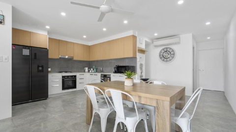 Anchors Away - Waterfront Unit - Accommodation Australia 3