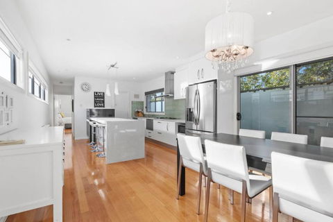 Anderson Pool Premium - Accommodation Australia 4