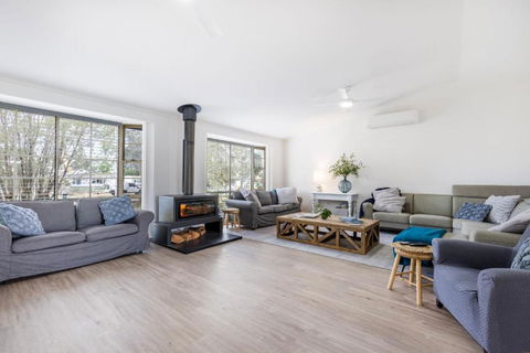 Anglesey - Pet Friendly With Pool & Tennis Court - 4 Mins Walk To Beach - Accommodation Australia 2