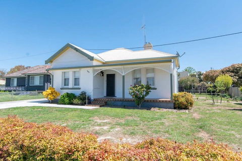 Anson Cottage 1900s CBD Home Private & Practical - Accommodation Australia 1