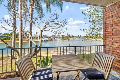 Anjuna, 2 Bedroom Apartment On Canal - Accommodation Australia 1