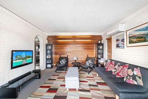 Anjuna, 2 Bedroom Apartment On Canal - Accommodation Australia 4