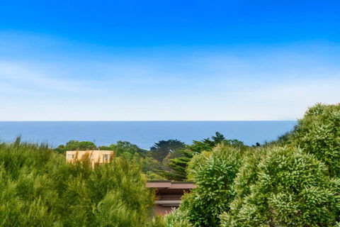 Aires Coastal Beach House Luxury With Ocean Views - Accommodation Australia 2