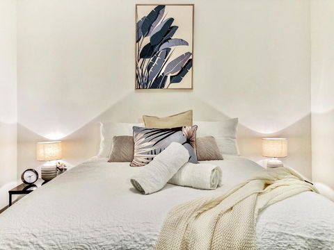 Amazing River View - 3 Bedroom Apartment - Brisbane CBD - Netflix - Fast Wifi - Carpark - Accommodation Australia 1