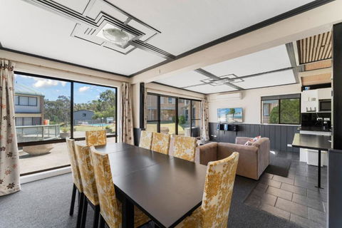 Alpine Mountain View 39 - 3BR L Swimming Pool L Air-Con L WiFi - Local Tourism 1