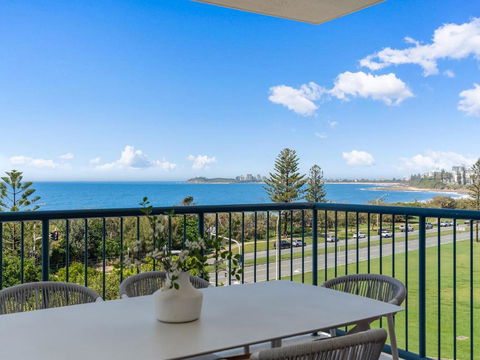 Alex Beachfront Apartment - Accommodation Australia 4