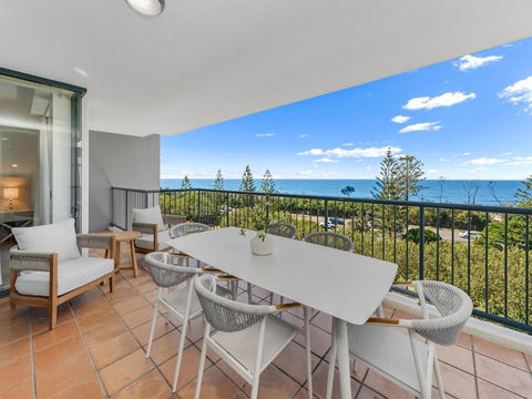 Alex Beachfront Apartment - Accommodation Australia 3