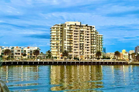 Amzing Ocean View Spacious Three Bedrooms Apartment Port Melbourne - Accommodation Australia 3