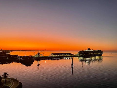 Amzing Ocean View Spacious Three Bedrooms Apartment Port Melbourne - Accommodation Australia 2