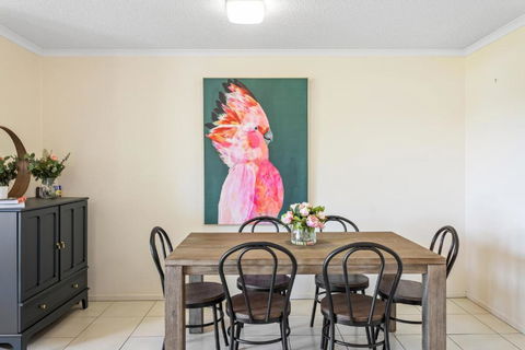 Albion Convenient Hideaway With Parking & Balcony - Accommodation Australia 3