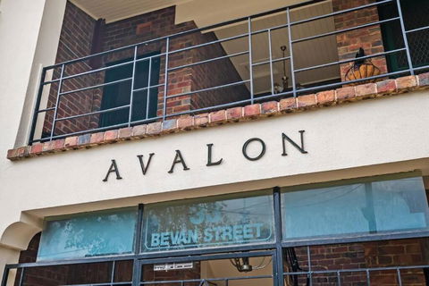Awesome Albert Park Art Deco Gem 2 Bedroom Bevan 2 - Accommodation Australia 1