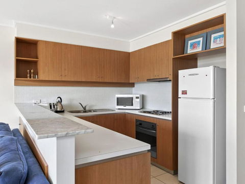 Apartment 29 Pacific Apartments - Accommodation Australia 4