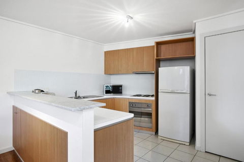 Apartment 36 Pacific Apartments - Accommodation Australia 4