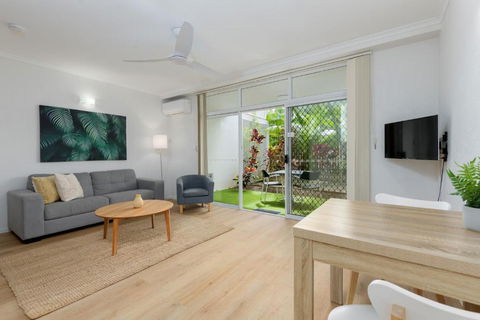 Apartment 4 At Palm Villas - Accommodation Australia 0