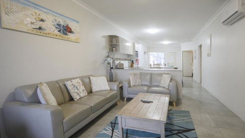 Apartment 5 - The Meridian - Accommodation Australia 3