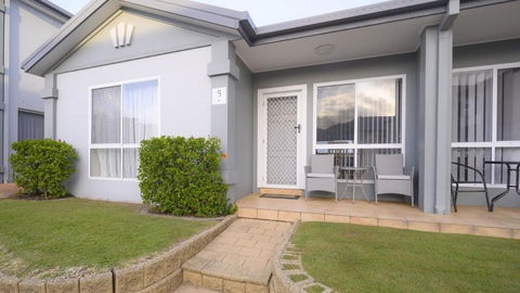 Apartment 5 - The Meridian - Accommodation Australia 0