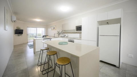 Apartment 5 - The Meridian - Accommodation Australia 4