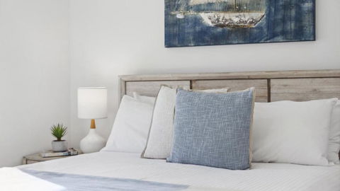Apartment Awesome Location, Near Cafes, Restaurants, Short Stroll To The Beach - Accommodation Australia 4