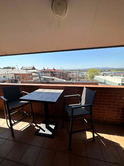 Apartment In The Heart Of Bathurst Walk Everywhere - Accommodation Australia 3