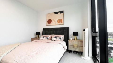 Apartment Next To Public Station, BoxHill Central, 2 Bedrooms, Free Parking And Wifi - Accommodation Australia 2