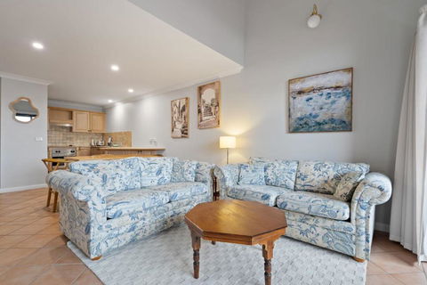 Apartment On William In CBD - 2 Bed 2 Bath Wi-Fi - Accommodation Australia 2