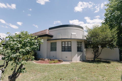 Apartments On Morrow - Accommodation Australia 0