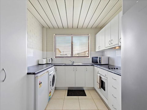 Apollo Unit 28 Ground Floor - Accommodation Australia 4