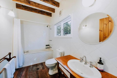 Apple Tree Cottage - An Idyllic Country Reset - Accommodation Australia 2