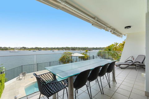 Aqua Linea 3 Noosa Parade 82 - Accommodation Australia 1