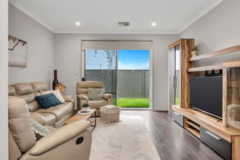 Aqua Place - Family Comfort Meets Coastal Charm - Accommodation Australia 3