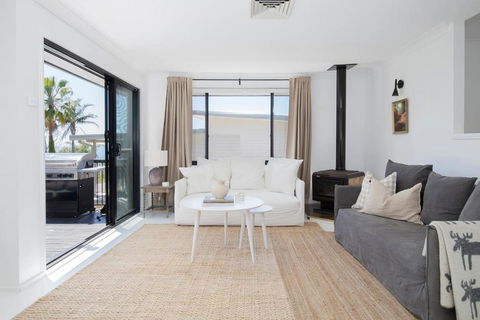 Aqua Vistas - Coastal Gem With Serene Spa Experience - Accommodation Australia 1