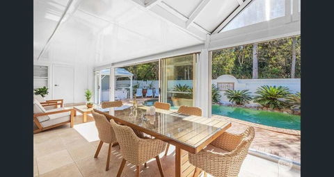 Aquablue Holiday Home - Hot Spa & Pool - 2m Walk To Beaches - Accommodation Australia 0
